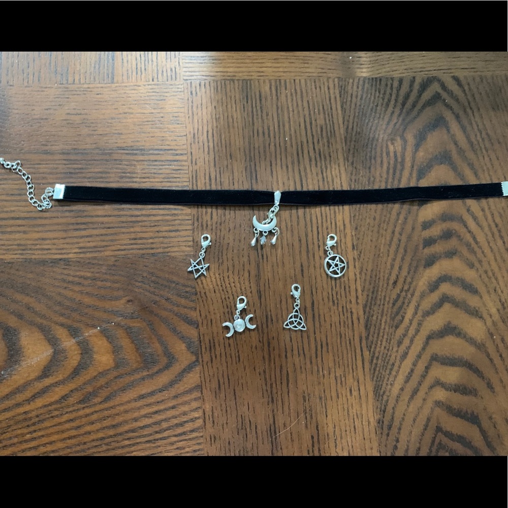 Black witchy choker